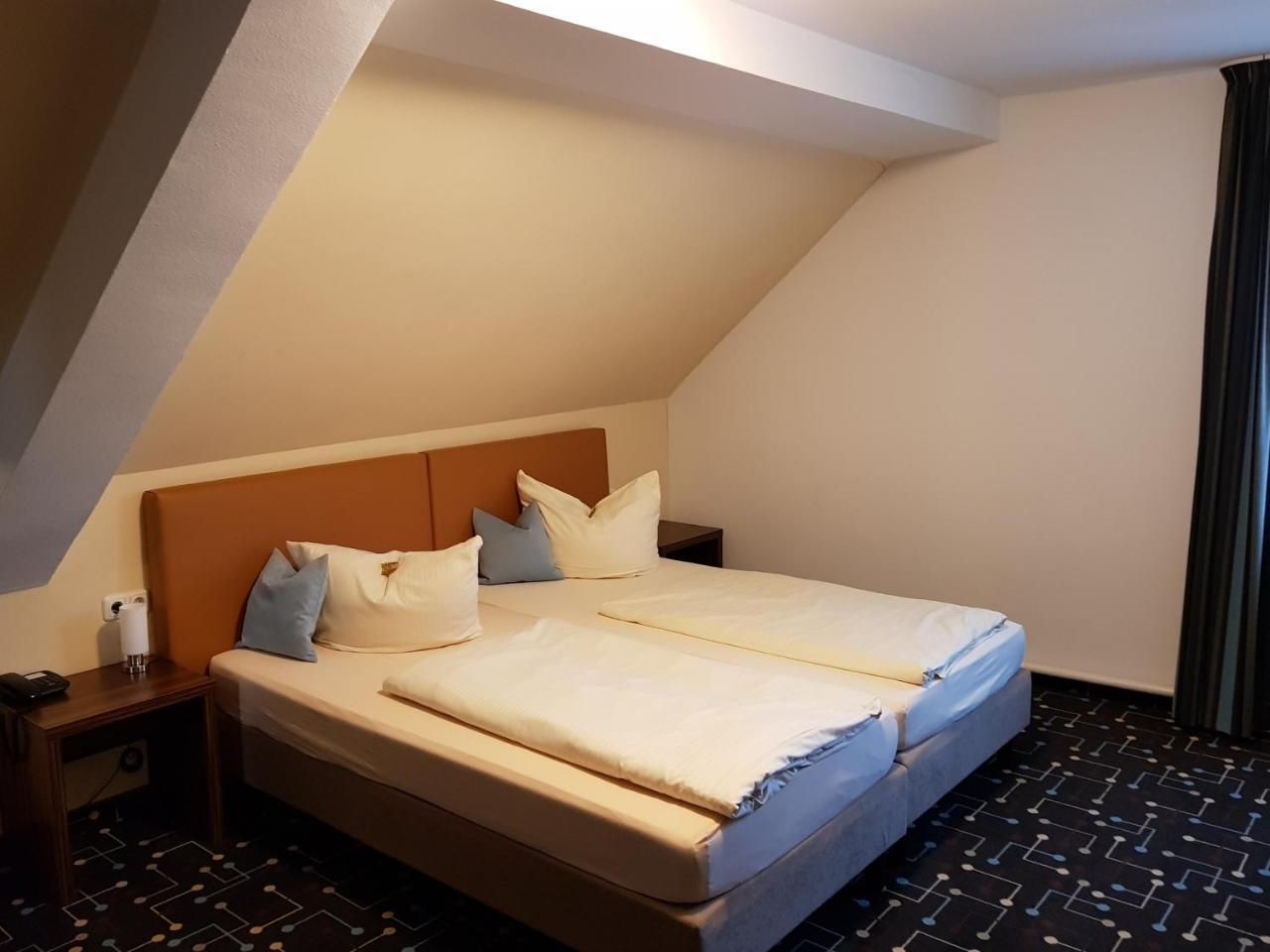Hotel Koeniger Pliening Exterior foto